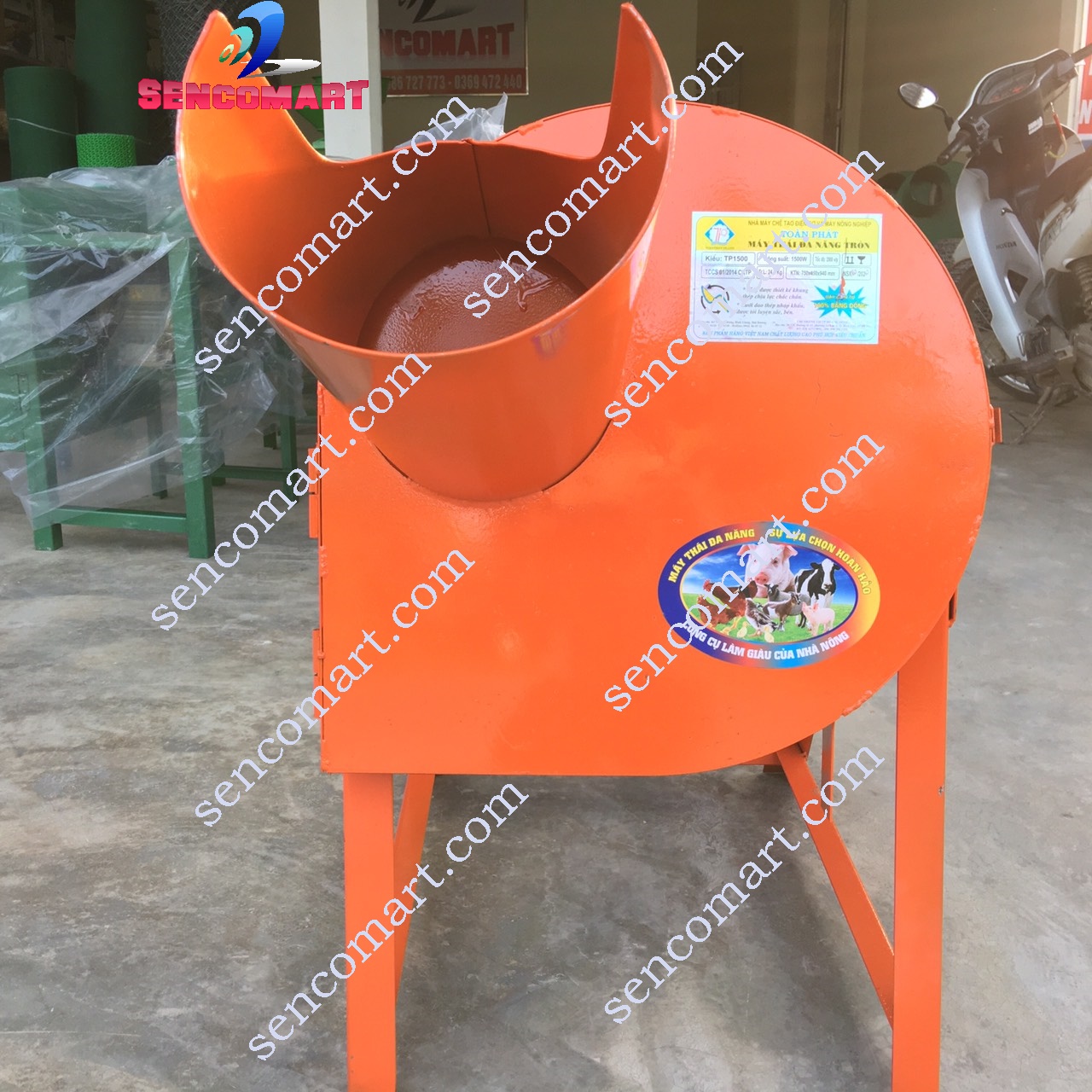 Máy băm chuối mịn nguyên cây cho gà vịt, Máy thái cỏ, rau bèo, rau muống đa năng Sencomart