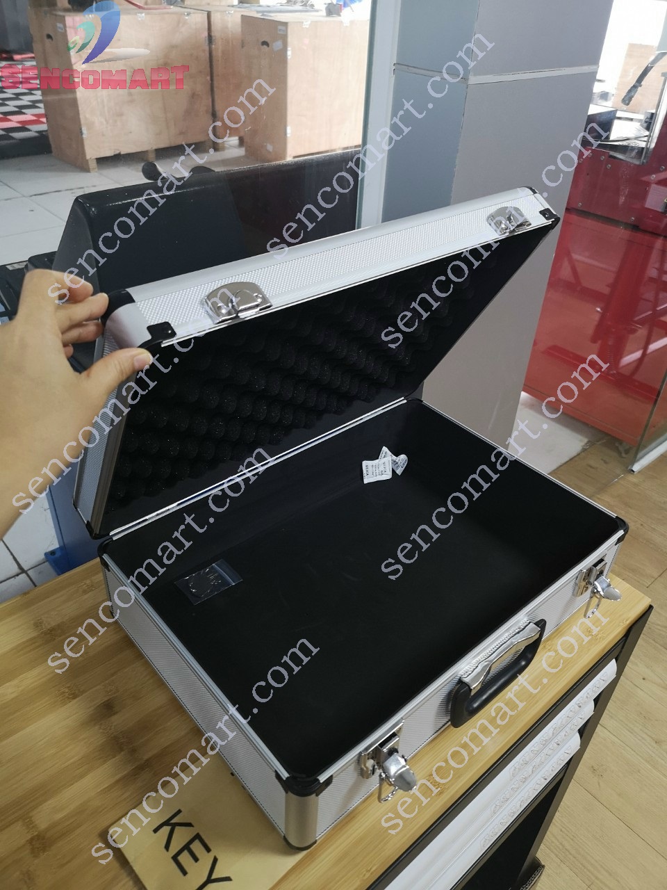 Vali đựng đồ nghề chất liệu nhôm YATO YT-0881ZL