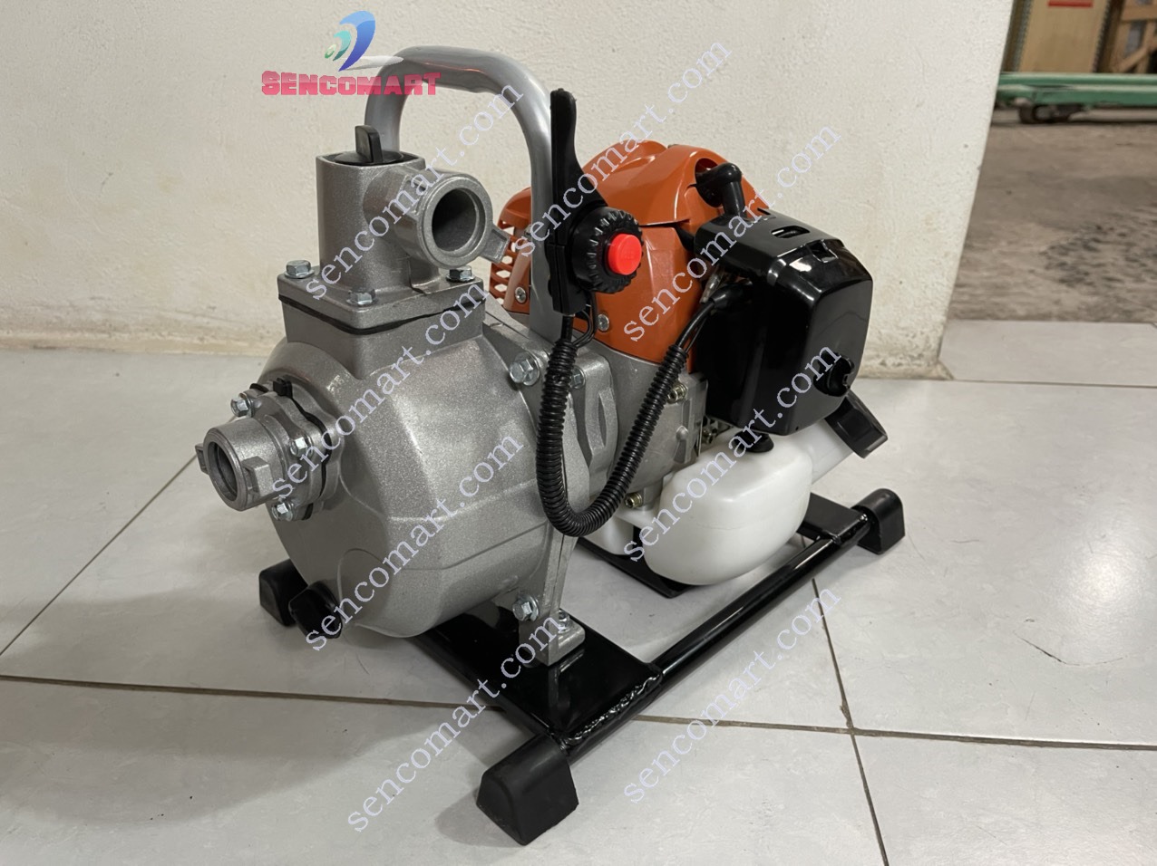 Máy bơm nước 2 kỳ Husqvarn 143L Ống Bơm phi 34