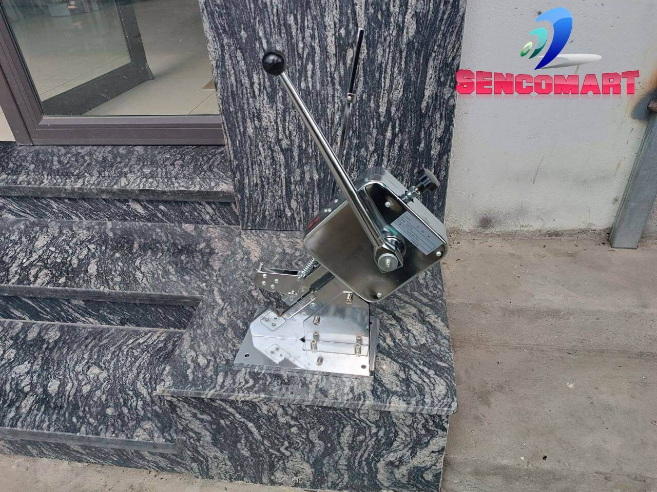 Máy Kẹp Chì Inox Nhỏ Gọn – Giải Pháp Đóng Gói Xúc Xích, Lạp Xưởng Nhanh
