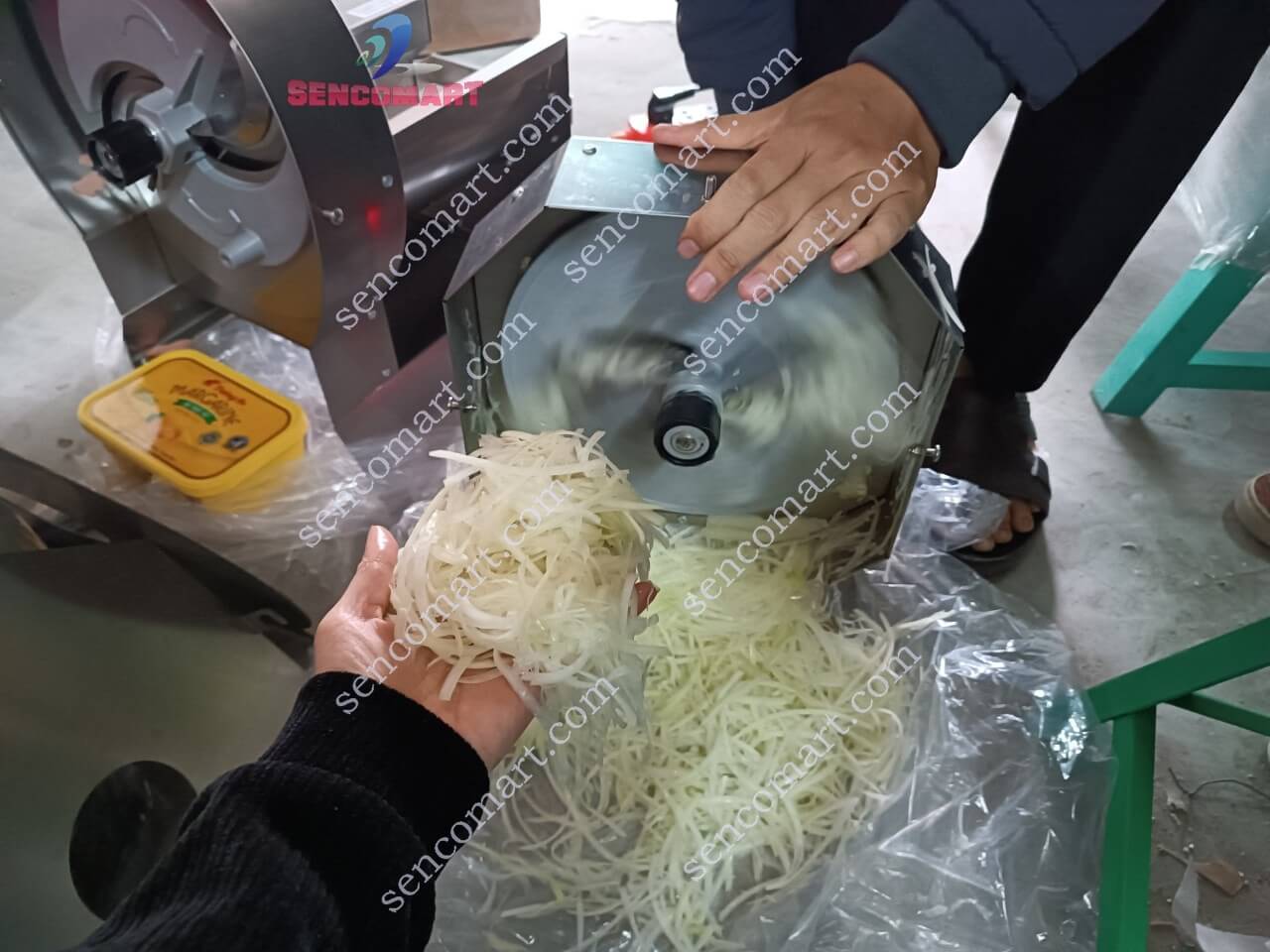 Máy bào sợi đu đủ ủ chua, làm nộm chạy điện BS-2L