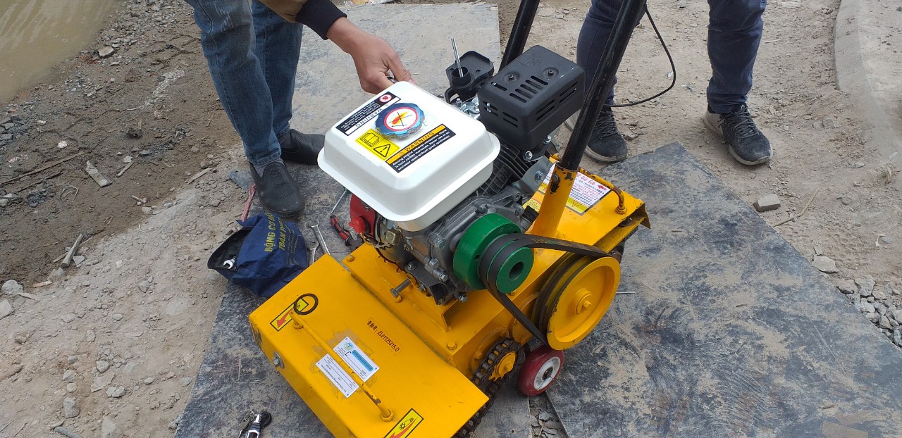 Máy băm nền bê tông, máy đánh sỉ nền bê tông chạy xăng 4 thì GX200