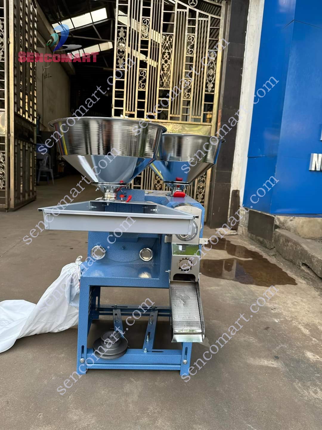 Máy xát gạo 2 chức năng Vinatota 9999 Phễu Inox