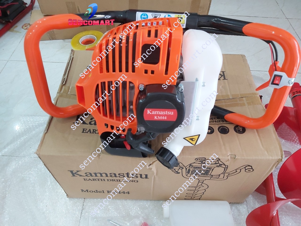 Máy khoan đất trồng cây Kamastsu KM44 công suất 1,8kw