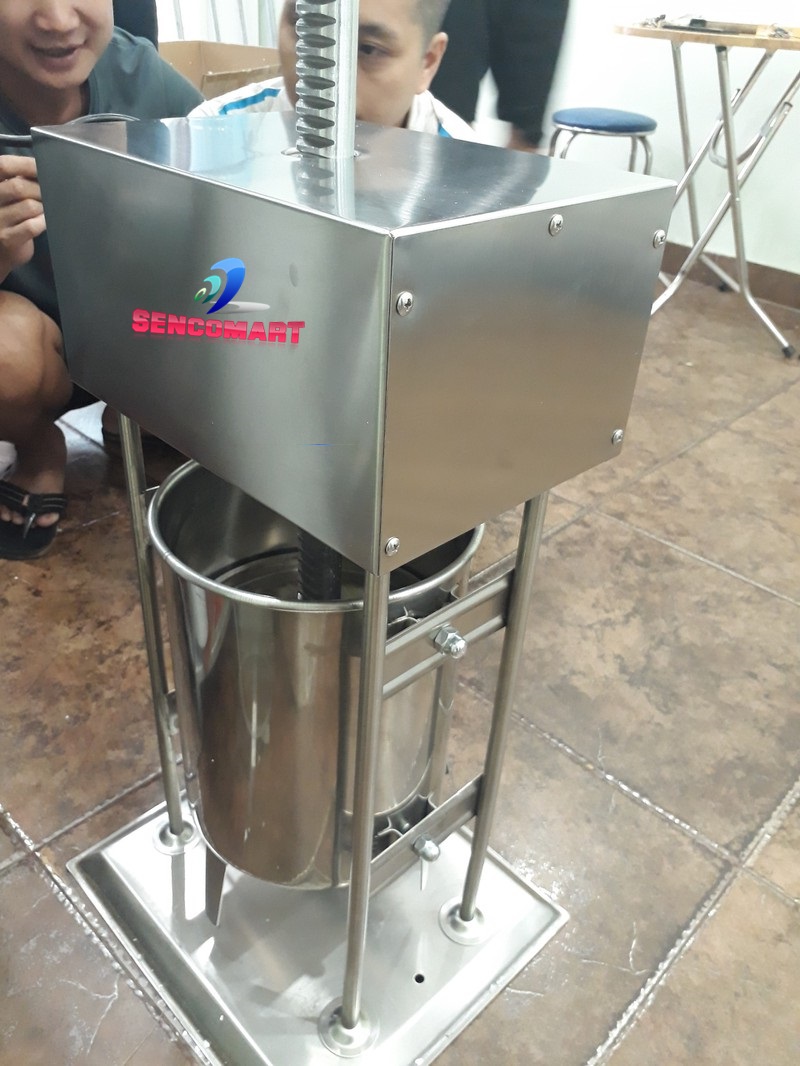 Máy làm xích xích, lạp xưởng SENCO10L- Máy đùn xúc xích chạy điện loại 7kg