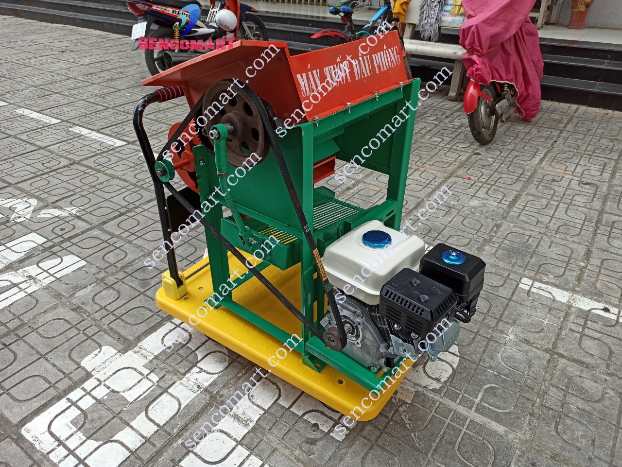 Máy tuốt lạc, đậu phộng chạy xăng 5,5HP