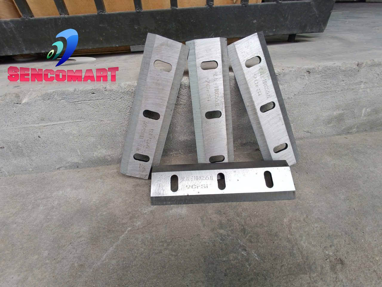 Bộ dao 4 lưỡi lắp cho máy băm cành. Dao Máy Băm Cành Cây Hợp Kim: Bí quyết băm khỏe, sắc bén!