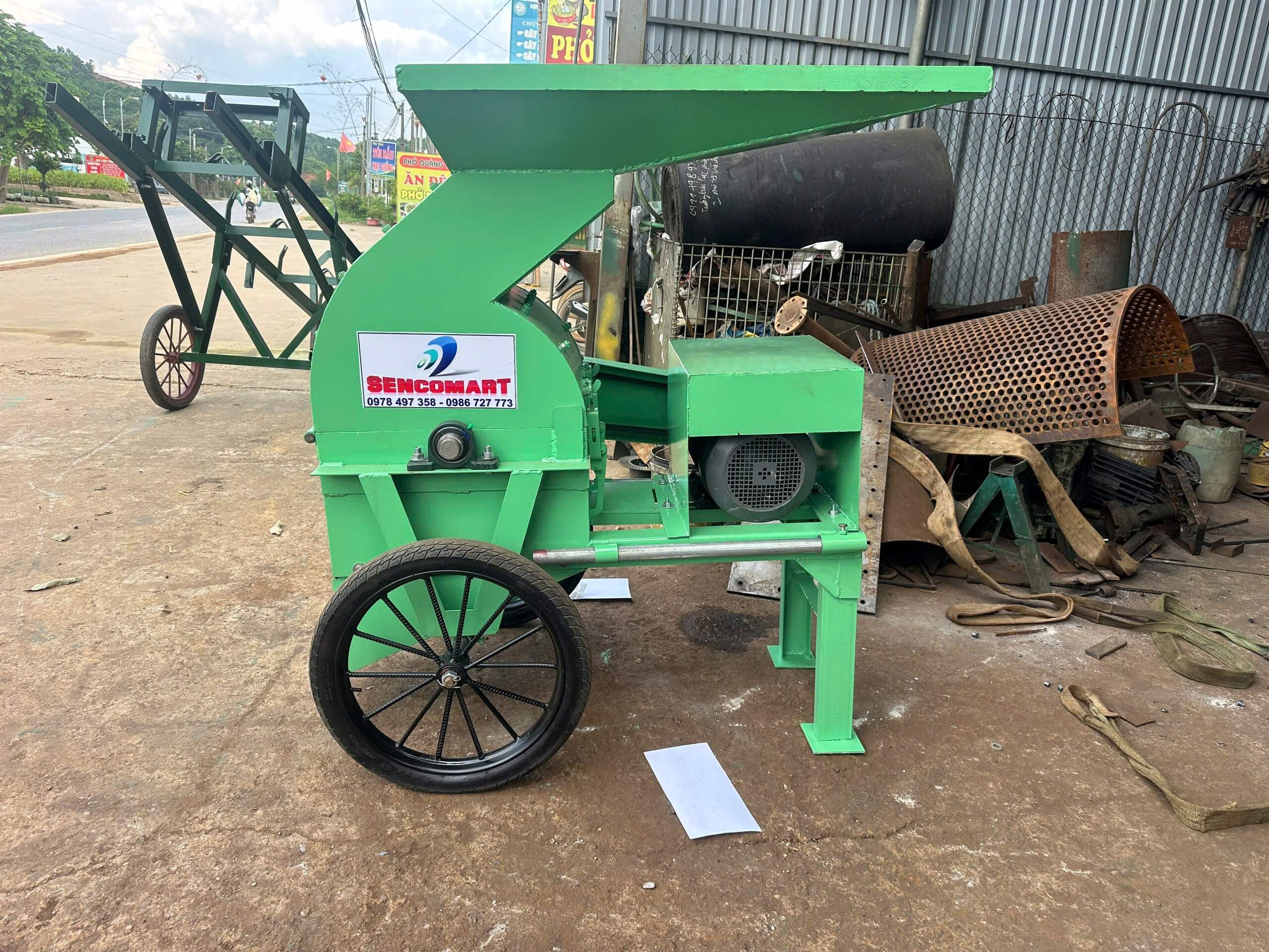 Máy nghiền gạch đá di động công suất 1-2 tấn/ giờ