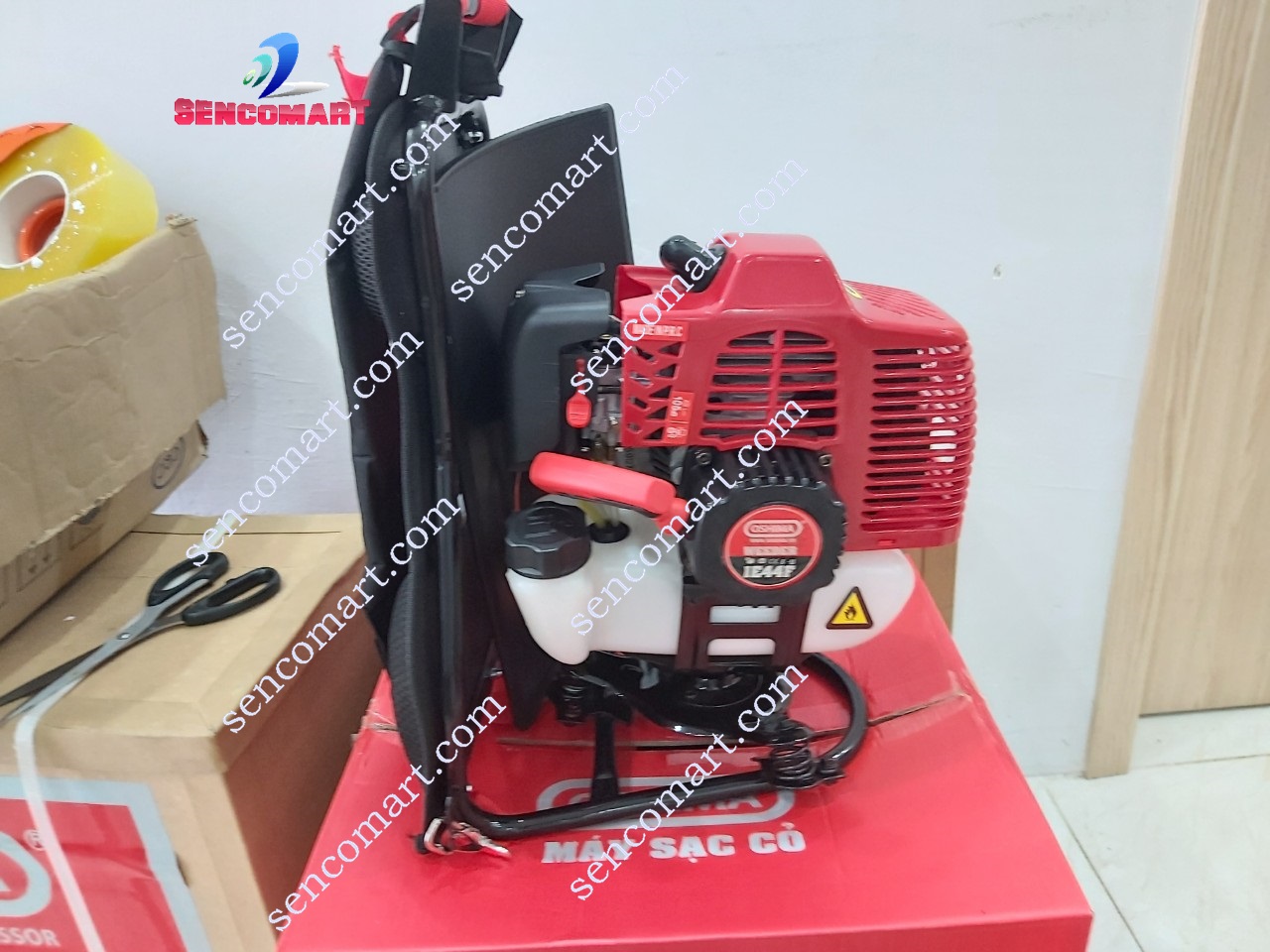 Máy sạc cỏ Oshima 1E44F đa năng cắt cỏ, sạc cỏ